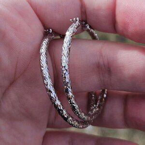 14K White Gold Diamond Cut 1.5 Inch Diameter Large Hoop Earrings 2.4 Grams